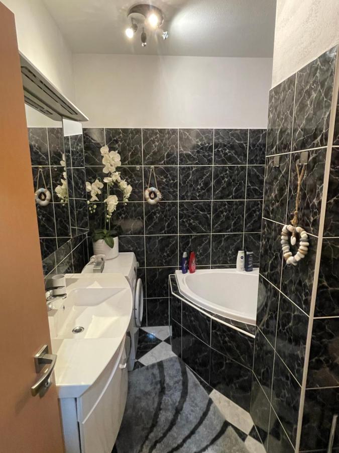 Ferienwohnung Apartman Dafi Pilsen Exterior foto